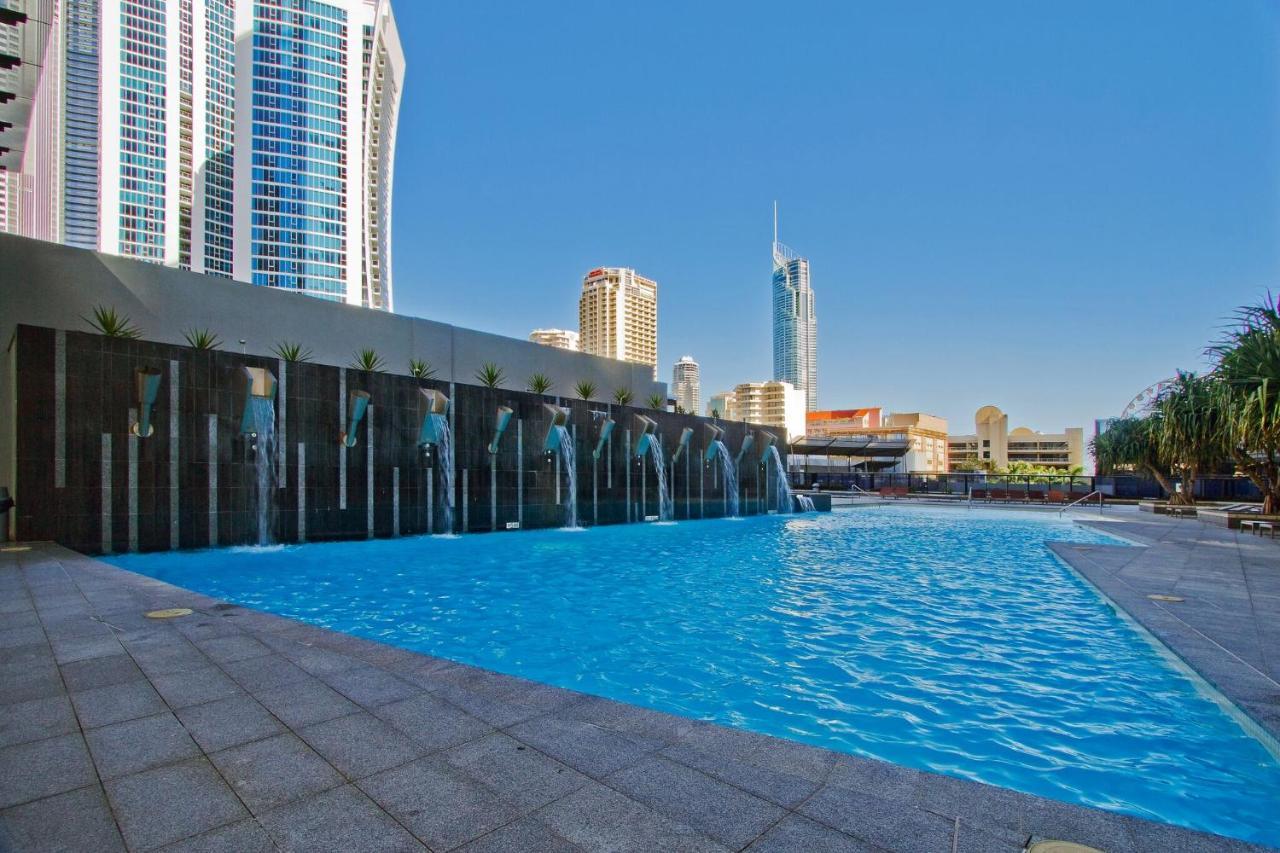 Apartment Circle On Cavill Surfers Paradise