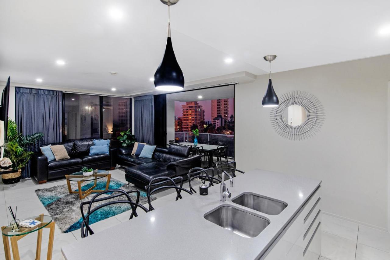 Circle On Cavill Surfers Paradise Apartment *