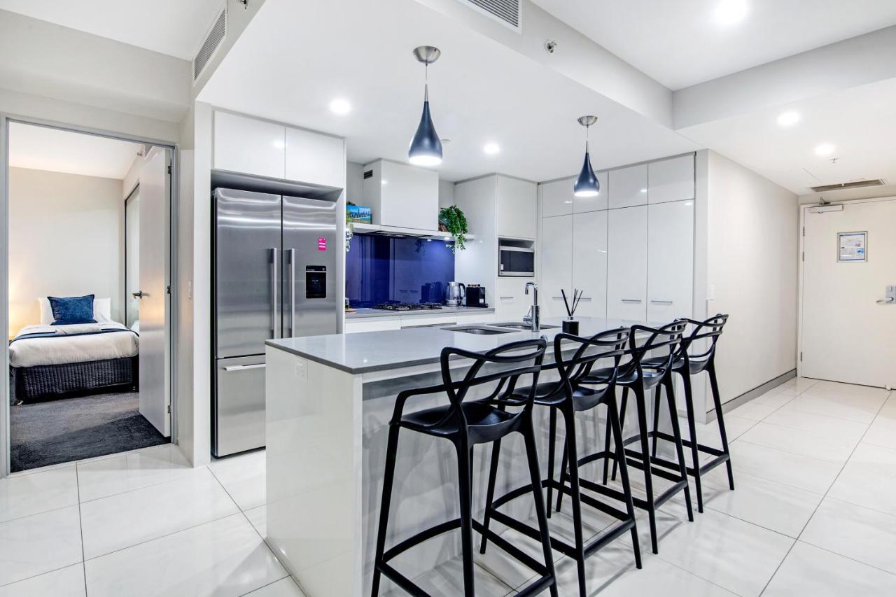 Circle On Cavill Surfers Paradise Apartment